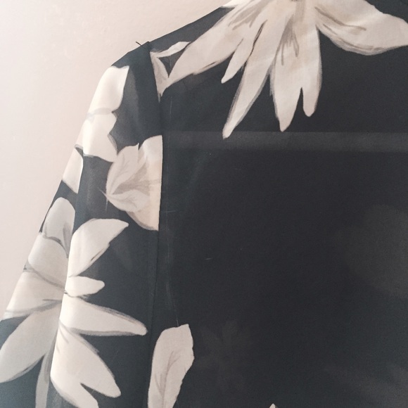 floral print crop top from H&m - Picture 2 of 3