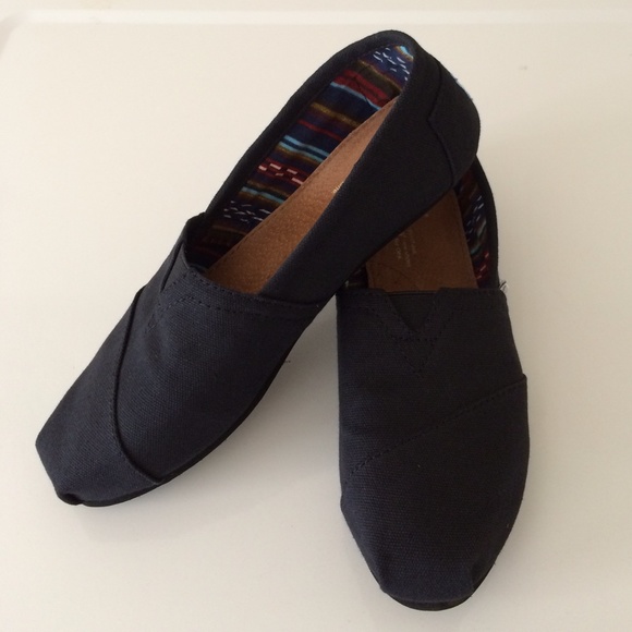 TOMS Black Canvas Shoes