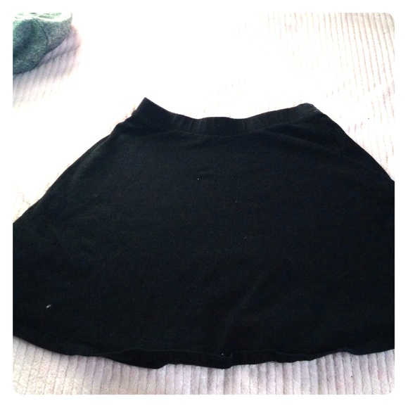 Black skater skirt