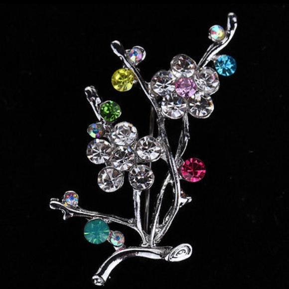 Crystal Flower Rhinestone Brooch - Picture 3 of 5