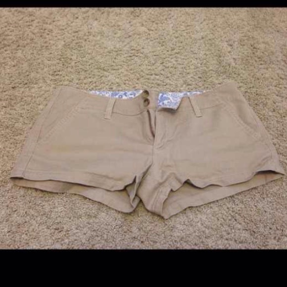 American eagle khaki shorts