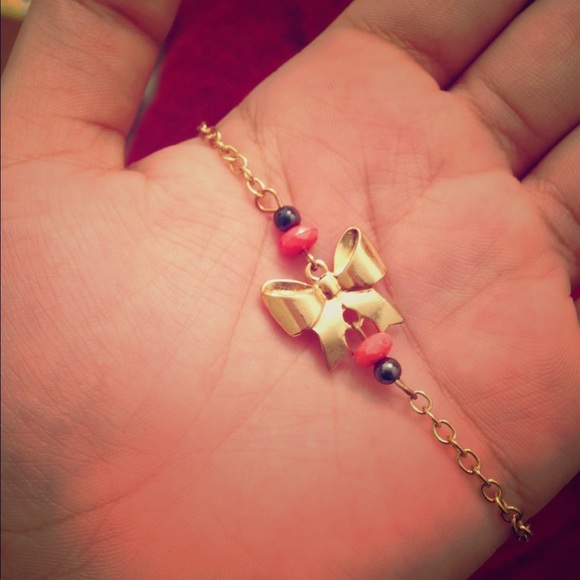 Gold Bow Bracelet