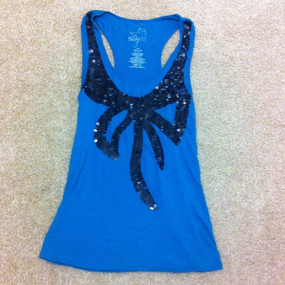 Miley Cyrus long tank top