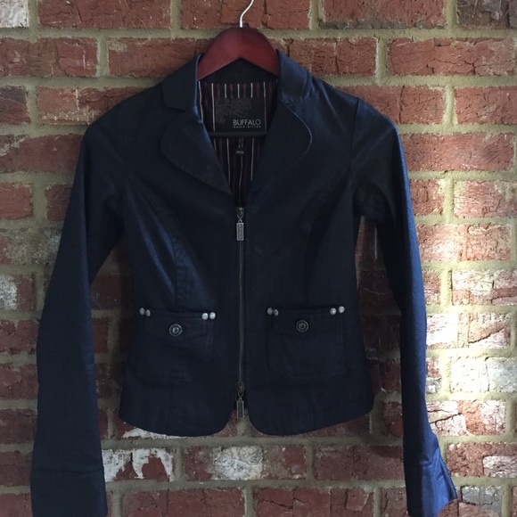 Fitted black jacket - Picture 2 of 4
