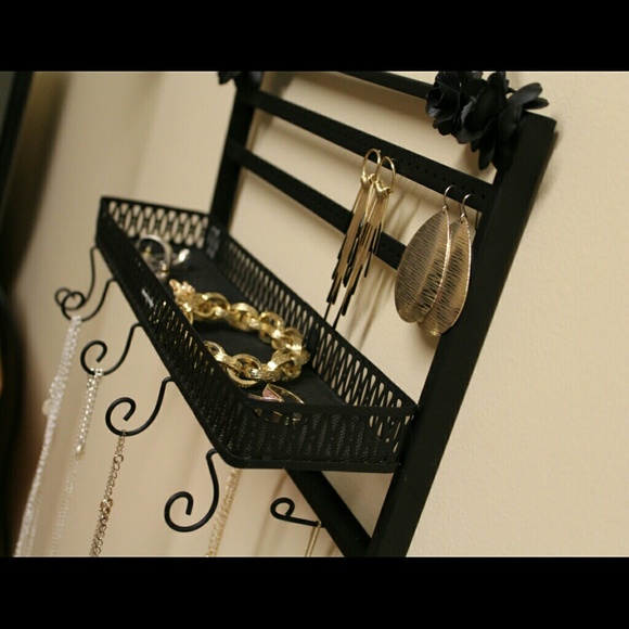 Jewelry holder