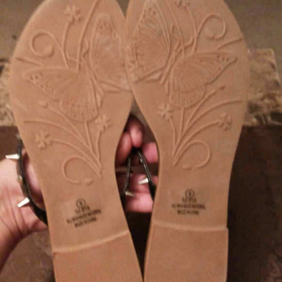Sandals - Picture 2 of 2