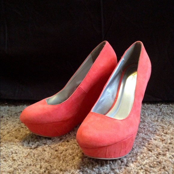 ☀️Coral wedges.. Perfect for summer!