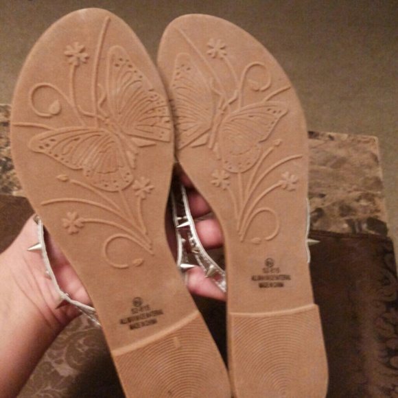 Sandals - Picture 2 of 2