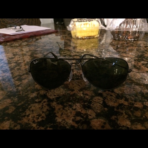 Black rim Ray Bans for ladies