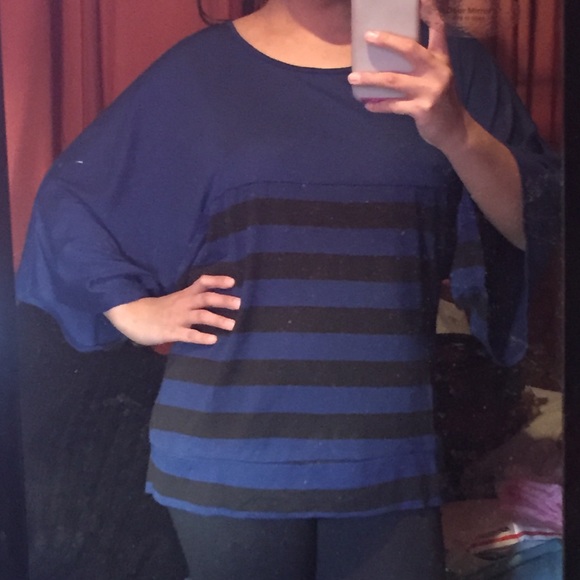 Tops - ⛔️SOLD LOCALLY⛔️Flowy Sleeves Top