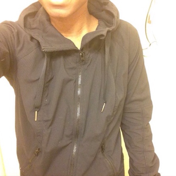 Black Lululemon hoodie