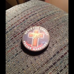 I OWN A CHRISTIAN NON-PROFIT 2ND HAND STORE READ🙏