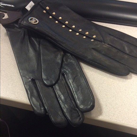 *SOLD* Black Michael Kors Gloves