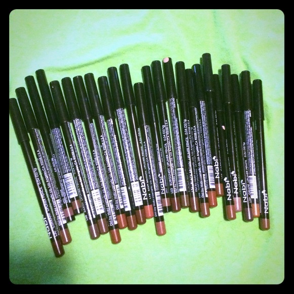 24 New un-used lip liner (earth tones)