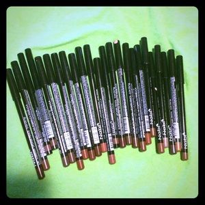 24 New un-used lip liner (earth tones)