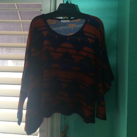 Quarter-sleeve Aztec top/shirt