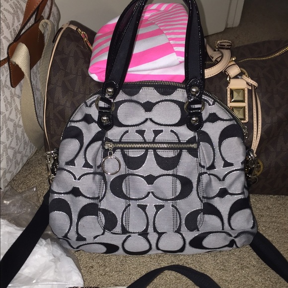 ON HOLD‼️‼️Coach grey/black satchel