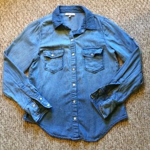 Junior's Blue Chambray Shirt