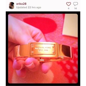SCAMMER!!!! (not a very good one...)