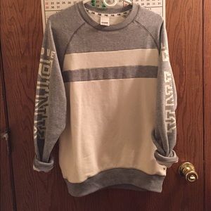 Victorias Secret Crewneck sweater w. Pockets