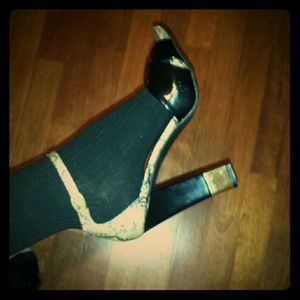 NWOT Gold Tip Chunky Heel