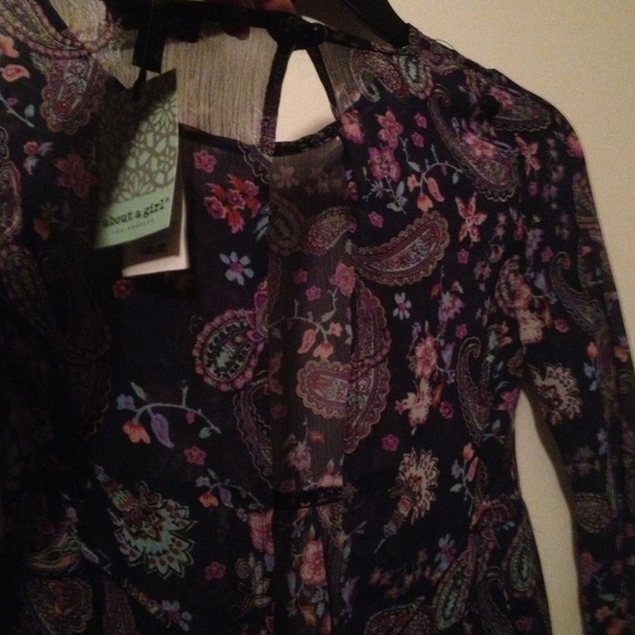 Beautiful Paisley navy blue top blouse - Picture 3 of 4