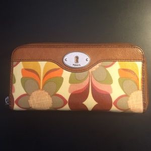 Fossil wallet.