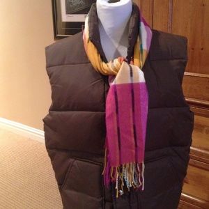Multicolored scarf Can be worn w/any color coat