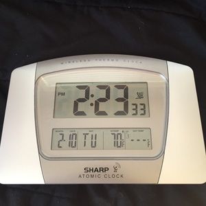 WIRELESS THERMO CLOCK - SHARP - ATOMIC CLOCK