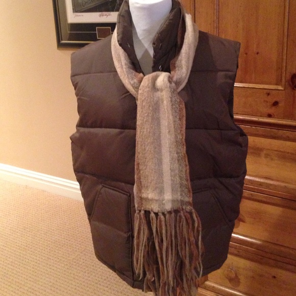 Scarf. All neutral colors. Very versatile. - Picture 1 of 4
