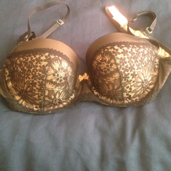 Push up bra nude with black lace