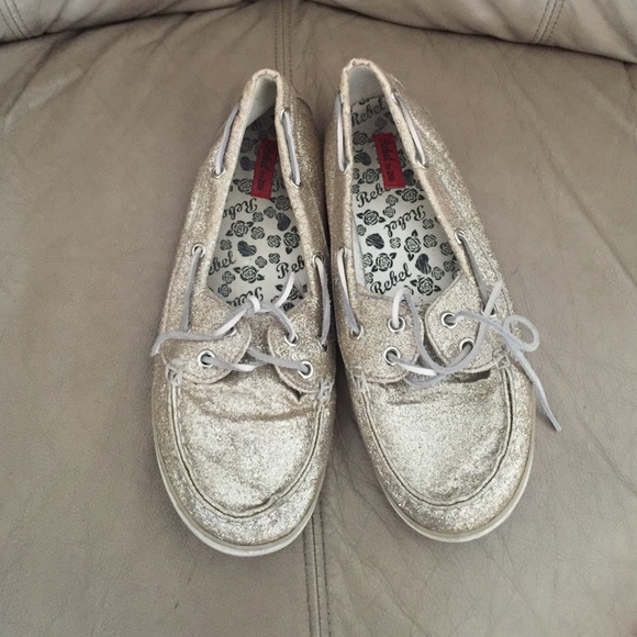 Gold shoes