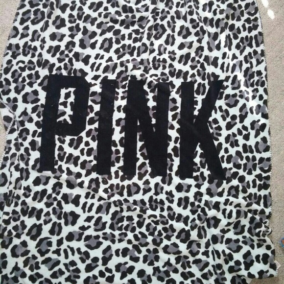 VS Pink Blanket