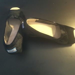 Toms women's size 8 wedge.