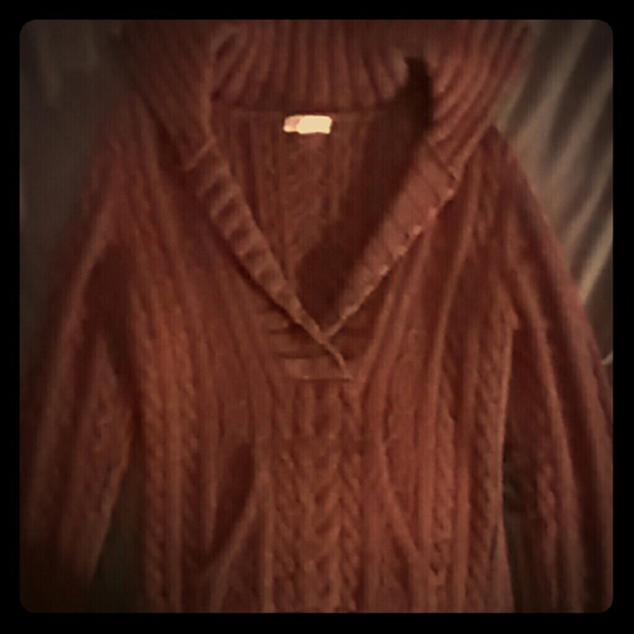 American Eagle Sweater