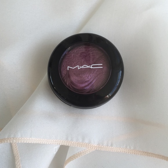 **SOLD BUNDLE  MAC extra dimension eyeshadow - Picture 1 of 3