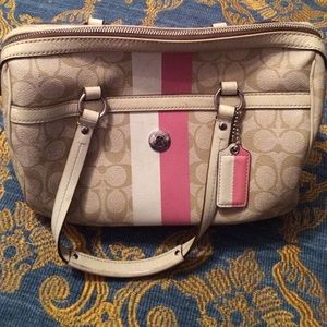 Coach handbag RESERVED🌸