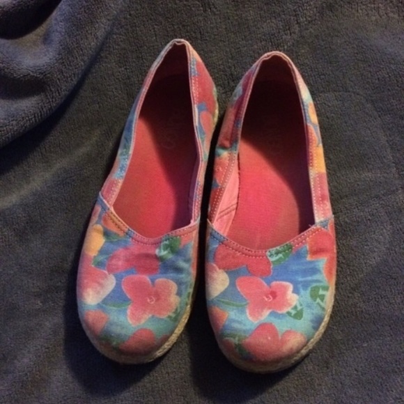 Floral print shoes - Picture 1 of 2