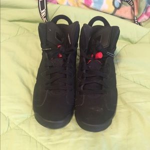 Black && Red Retro 6s