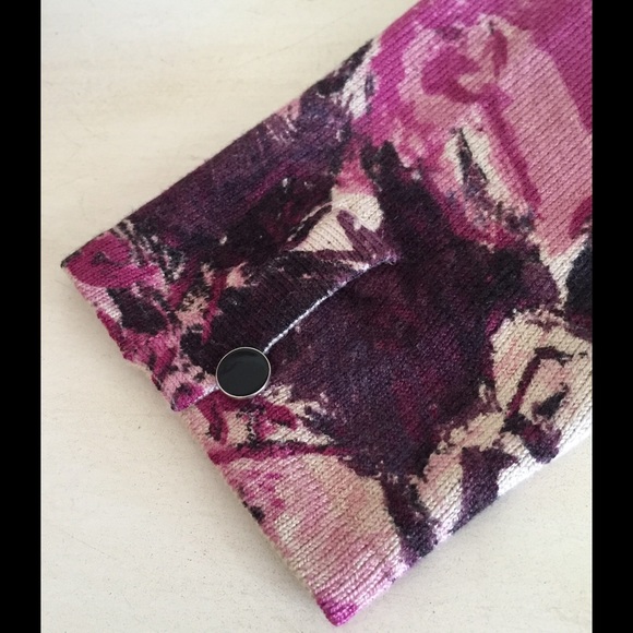 Beautiful Floral Cardigan ✂️FINAL PRICE✂️ - Picture 4 of 4