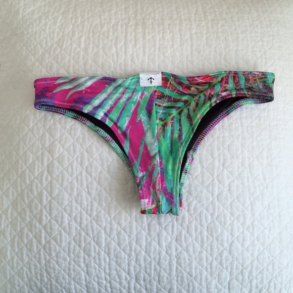 Bikini bottoms