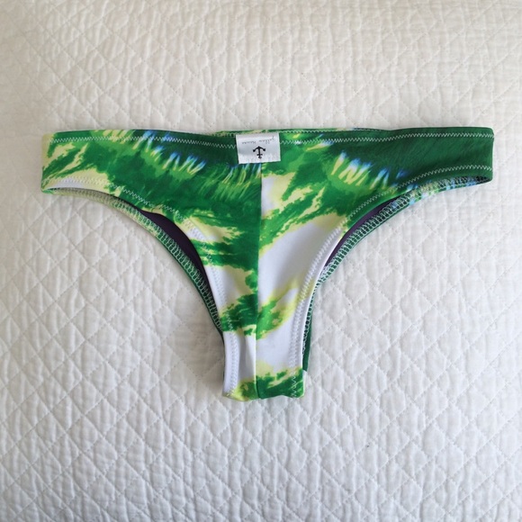 Bikini bottoms
