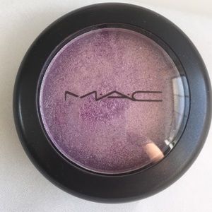 MAC pressed pigment