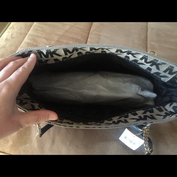 Michael Kors purse NWT - Picture 3 of 4