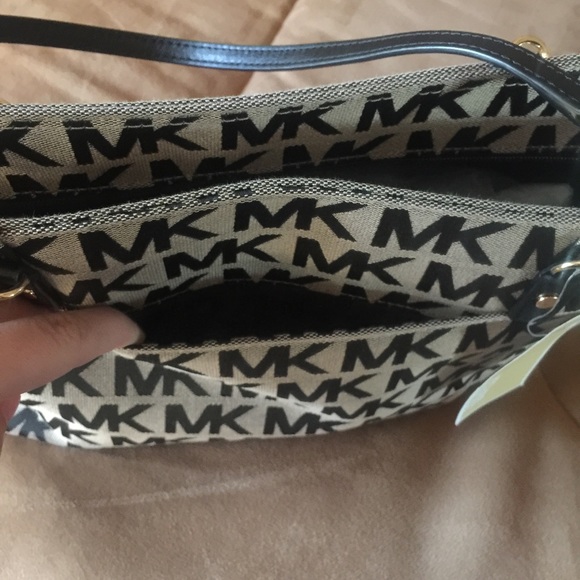 Michael Kors purse NWT - Picture 4 of 4