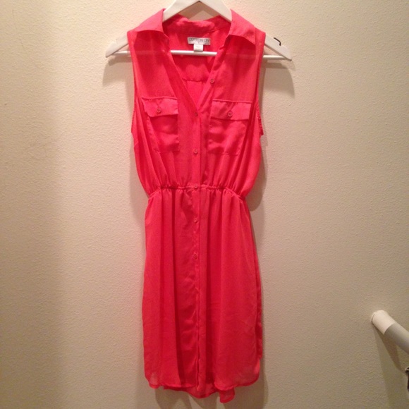 *NEVER BEEN WORN* Button Down Dress