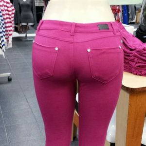 It's a stretchy jegging material