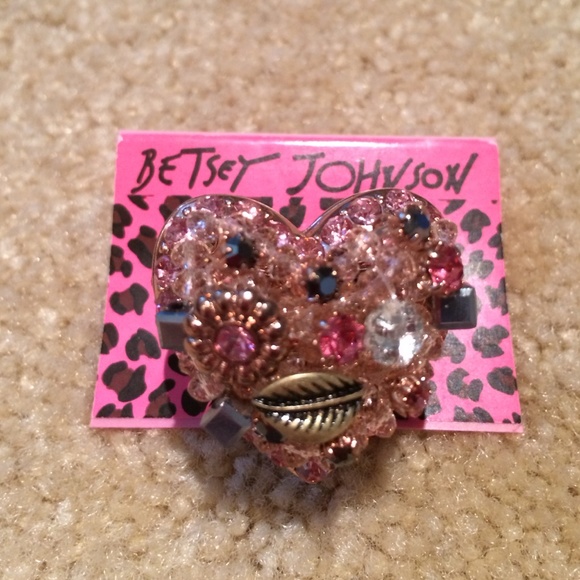 Betsey Johnson Jewelry - 🎉HP4/12🎉Betsy Johnson Ring