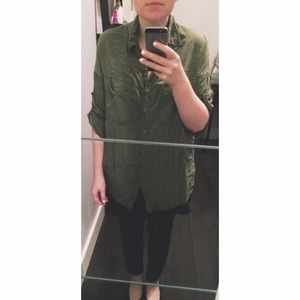 BRANDY MELVILLE OLIVE BUTTON UP