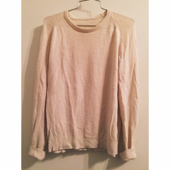 SOLD IN BUNDLE-BRANDY MELVILLE CREAM SWEATER